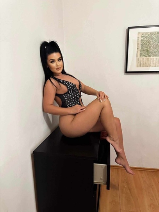 Rebeca bei Massagestudio Larena (KEIN GV!!)